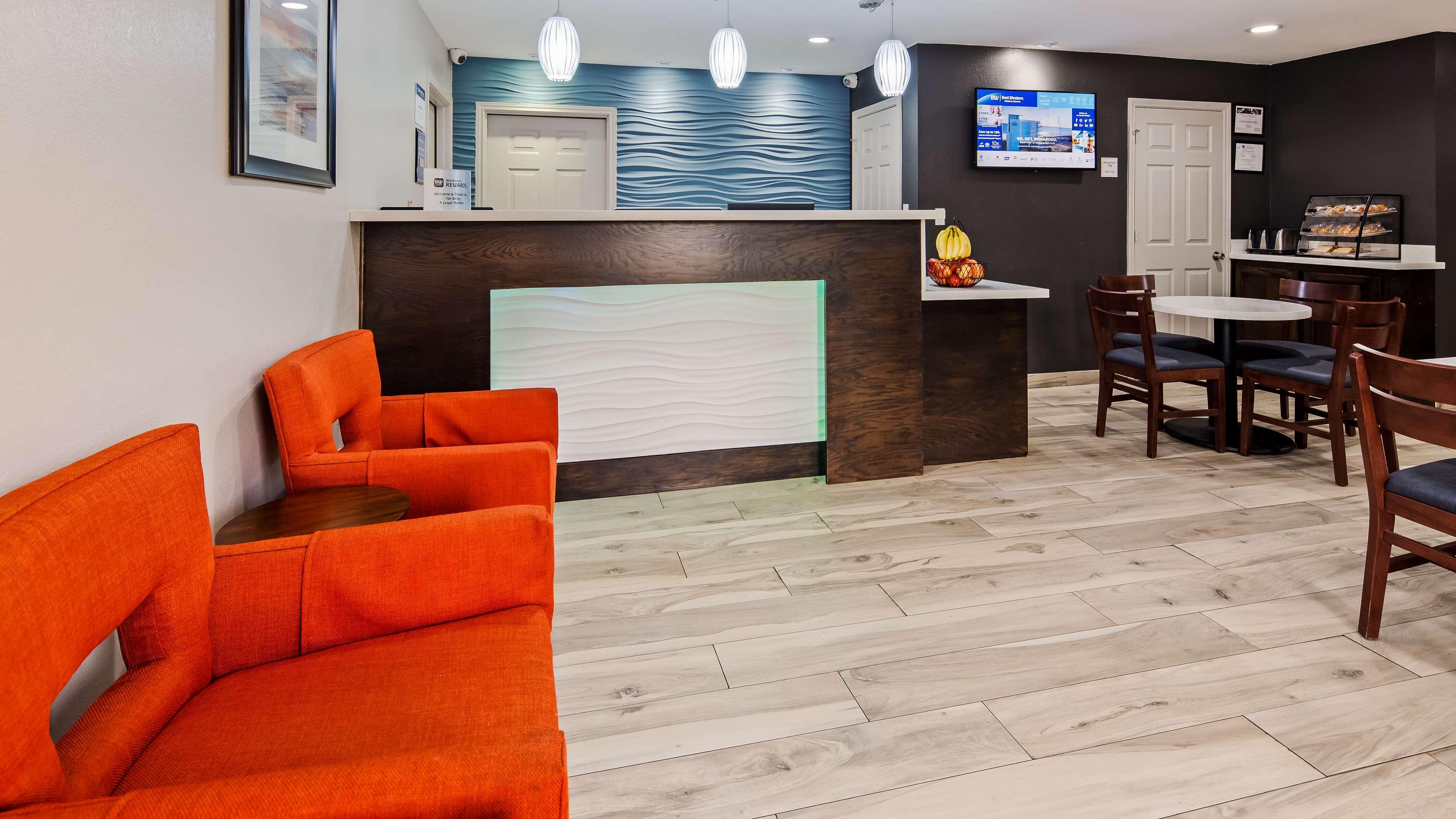 Best Western Executive Inn Маршъл Екстериор снимка