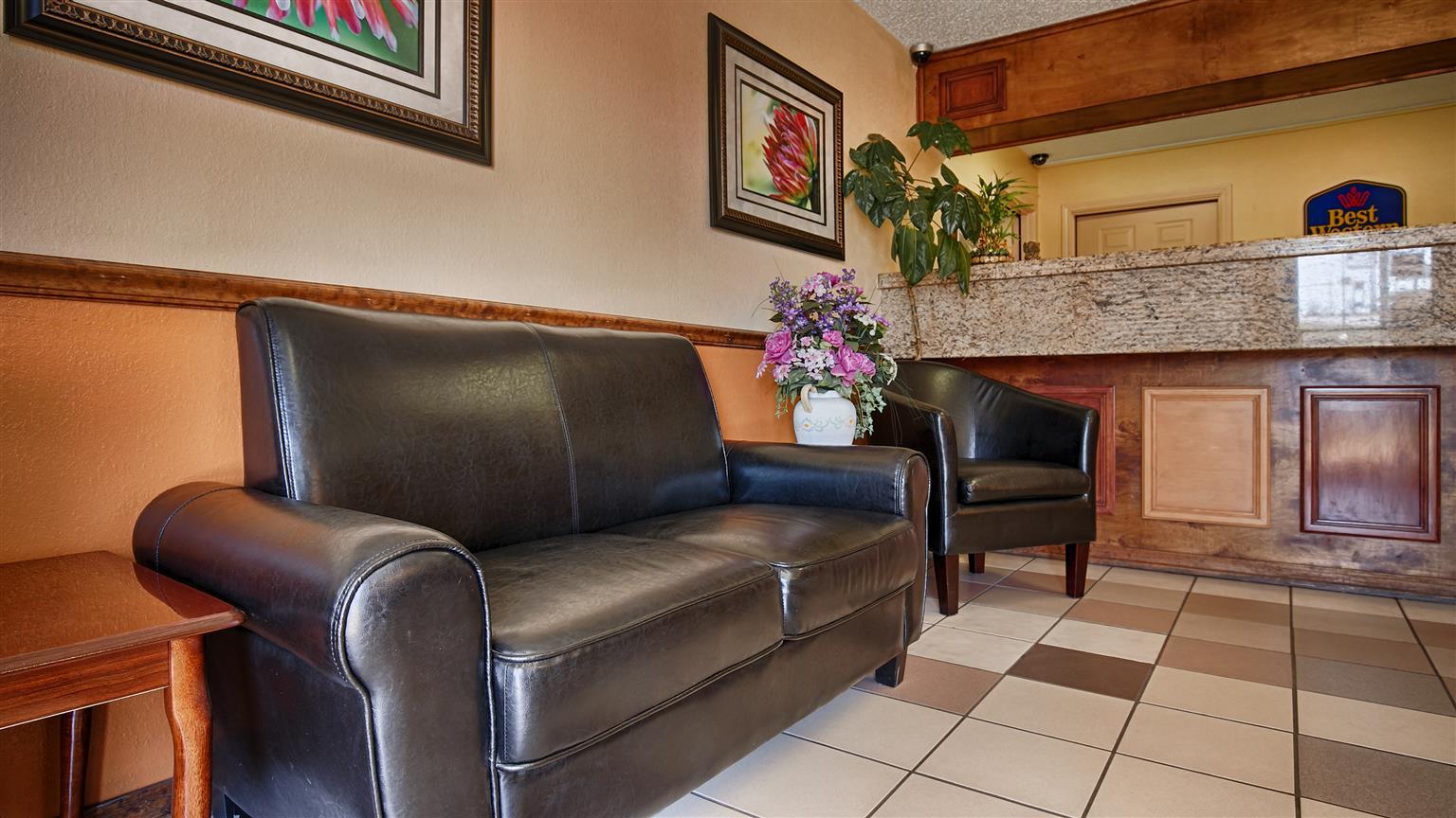 Best Western Executive Inn Маршъл Екстериор снимка